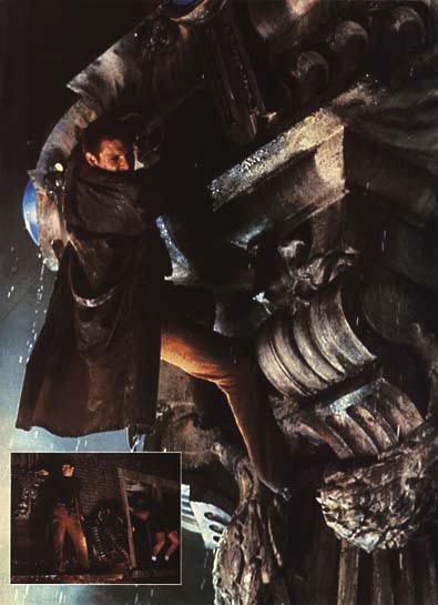 Deckard climbing the cornice of the building